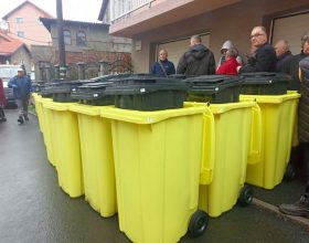 U Mjesnoj zajednici Mejdan podijeljene kante za ambalažni i miješani otpad